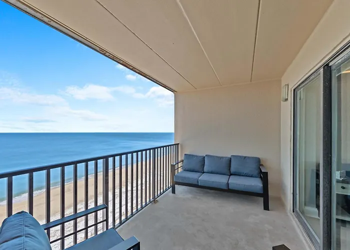 Ultra Luxe Oceanfront Escape - Incredible Views *