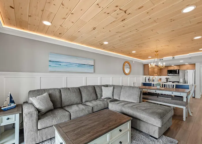 Ultra Luxe Oceanfront Escape - Incredible Views Holiday home *
