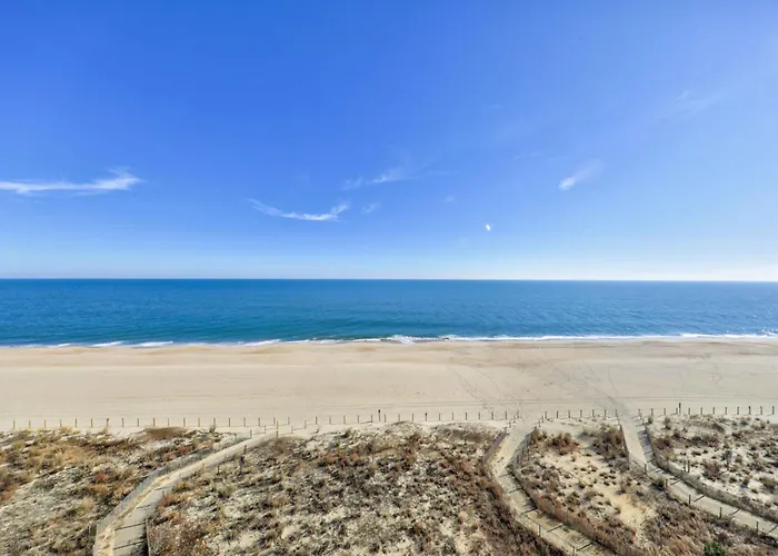 Ultra Luxe Oceanfront Escape - Incredible Views Holiday home *