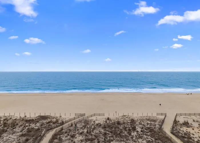 Ultra Luxe Oceanfront Escape - Incredible Views *
